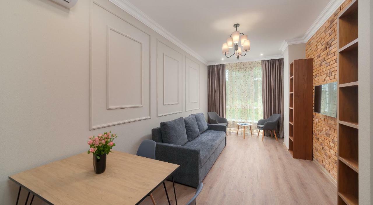 Green Apartments Odessa Dış mekan fotoğraf